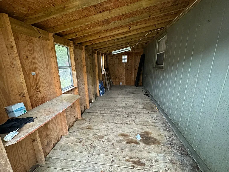 1505 Foxwood Dr — Photo 3