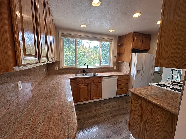 1814 Pleasant Hill Rd — Photo 3