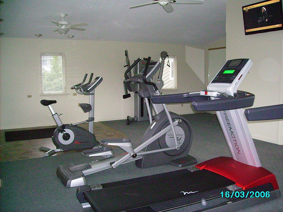 2nd image of 322 Vine St APT F