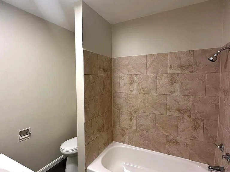 64 W Antietam St #8 — Photo 8