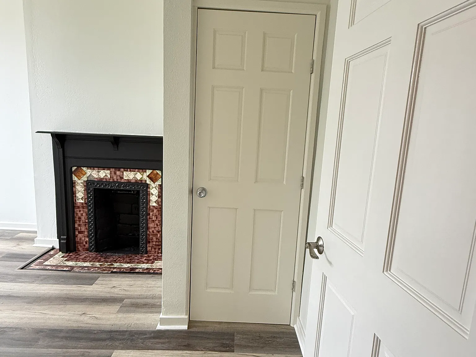 3 bed, 1.0 bath, 1225 sqft, $7,200 — Photo 4
