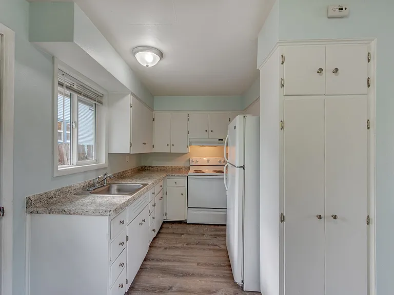 1417 Jefferson St — Photo 4