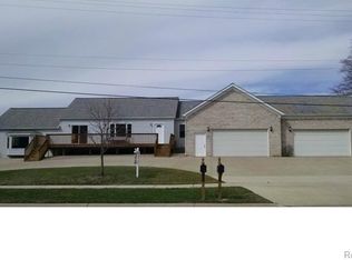 1810 Lochaven Rd, West Bloomfield, MI 48324