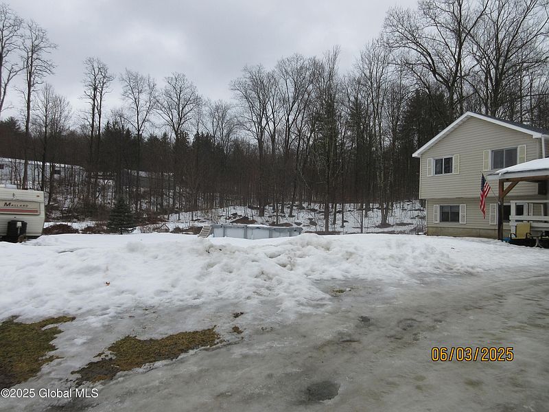 5th image of 126 Honey Hill Lane