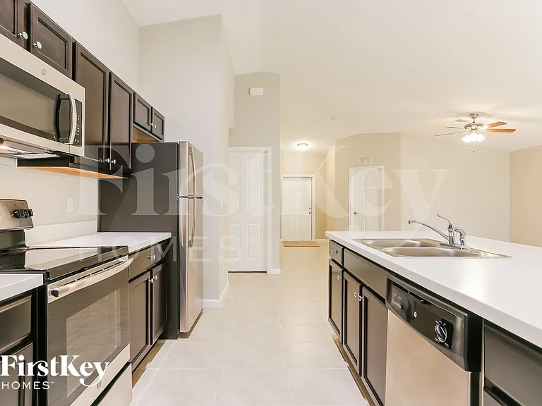 1062 SW Fenway Rd — Photo 5