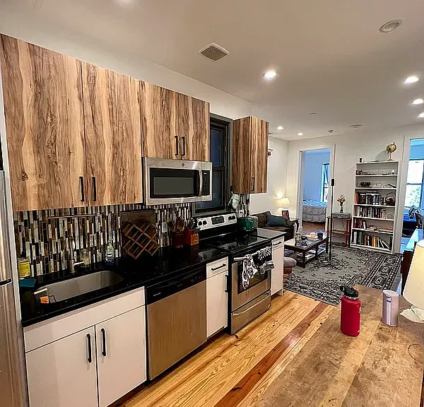 570 Evergreen Ave #2L — Photo 1