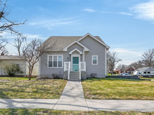 630 N 1st St, Carlisle, IA 50047