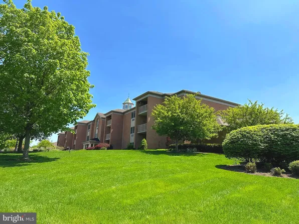 305 Village Heights Dr APT 328, State College, PA 16801