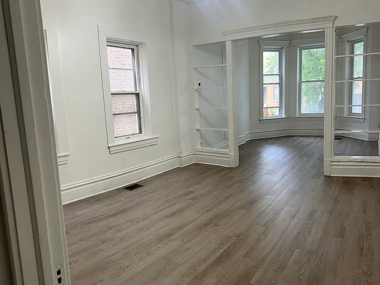 1519 S Springfield Ave — Photo 4