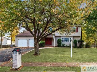 3 Rieder Ct, Somerset, NJ 08873