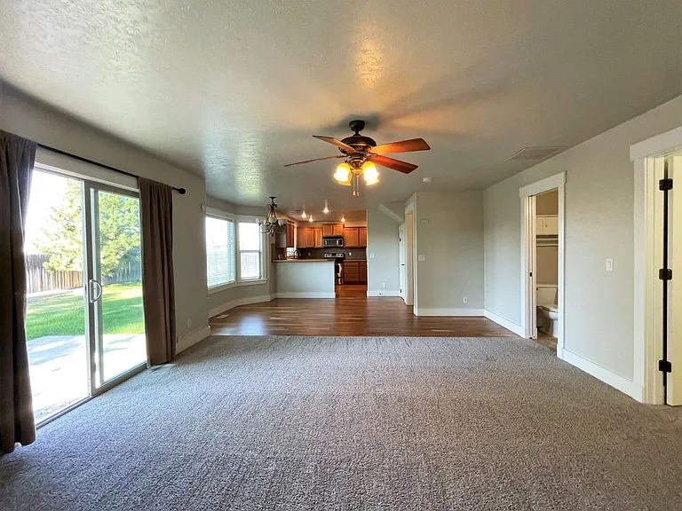 709 N Saddlebrook Way — Photo 22
