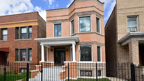 2904 W Diversey Ave #2 Photo 1