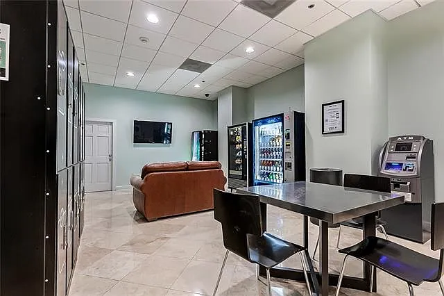 1205 Saint Charles Ave #313 — Photo 19
