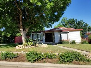 2401 Lucas Dr, Fort Worth, TX 76112