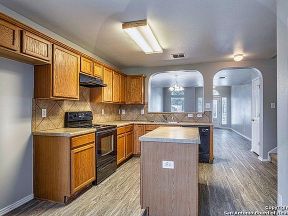 4th image of 4054 Bur Oak Path