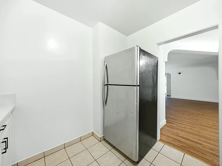 234 S Sadler Ave #234 — Photo 8