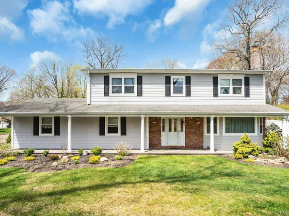 39 McLane Drive, Dix Hills, NY 11746