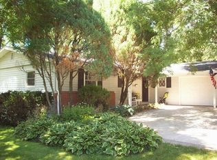 233 Southgate Dr, Dubuque, IA 52003