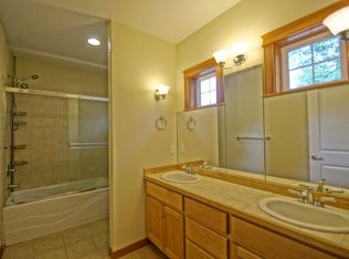15120 37th Ave NE APT A, Lake Forest Park, WA