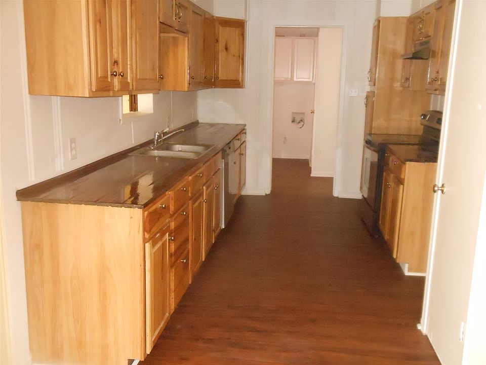 2nd image of 1211 Nancy Cir