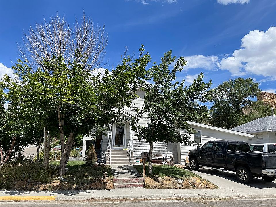 1st image of 680 W Railroad Ave