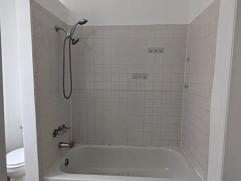 2227 Linden Ave — Photo 16