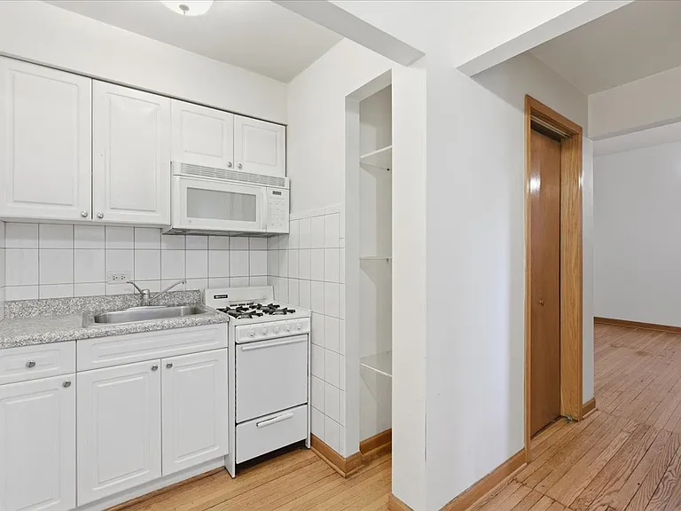 4518 N Sheridan Rd #2C — Photo 4