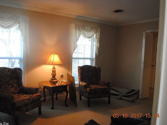 3rd image of 9 Jawanda Ln