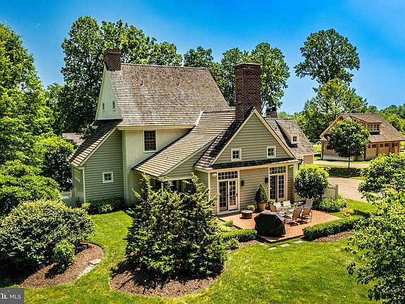 3rd image of 63 Brownstone Ln