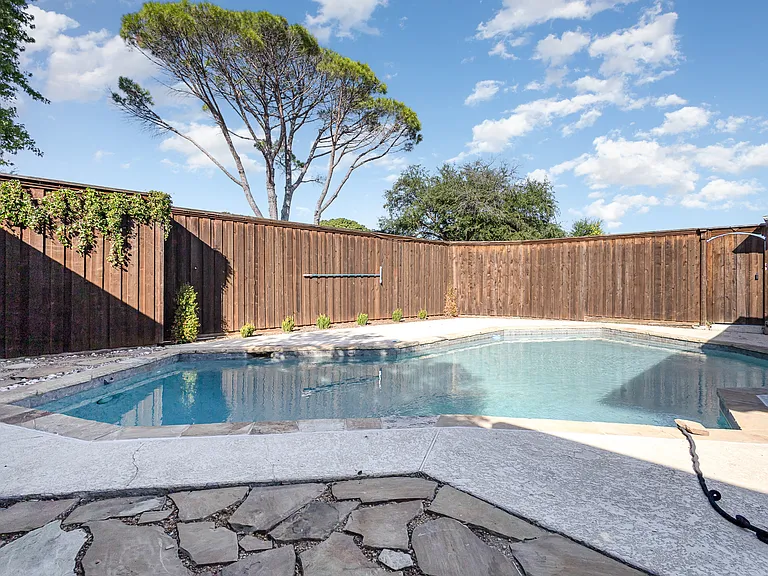 803 Rush Creek Dr — Photo 30