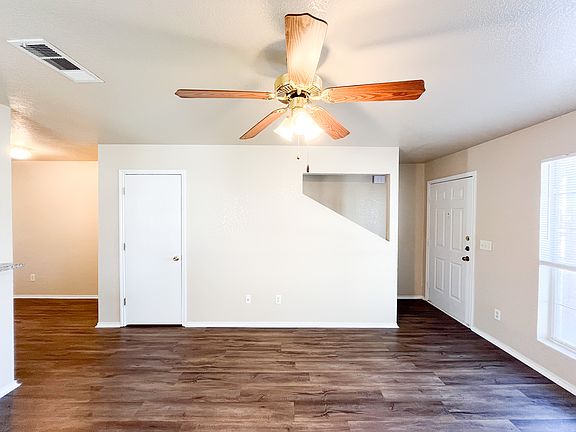 5th image of 2000 Monte Carlo Ln APT A