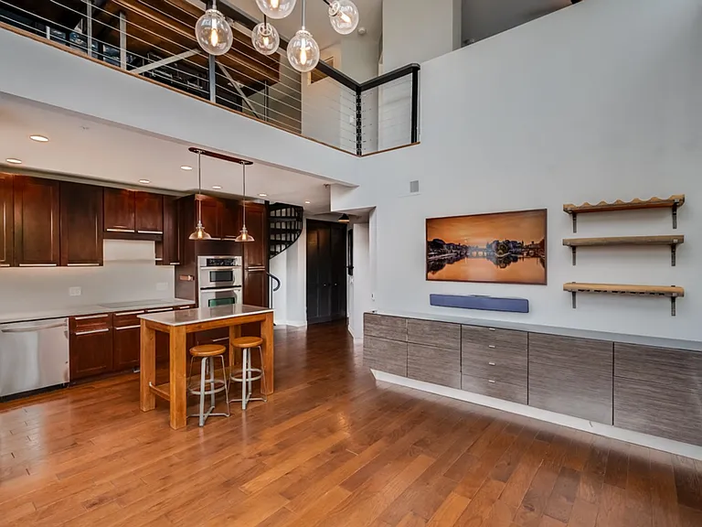 602 W Fir St W #105 — Photo 6