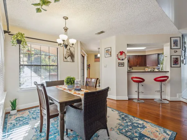 400 Santa Fe Trl APT 22, Irving, TX 75063