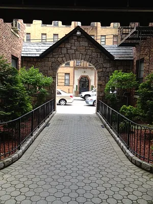 Rented by Quest Realty Sunnyside Corp | media 4