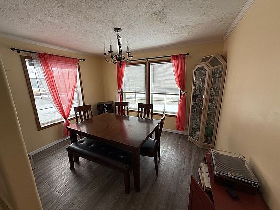 2nd image of 3930 Mount Alpine St