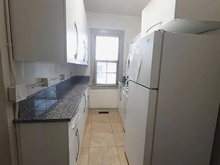 1000 Carteret Ave #3 — Photo 9