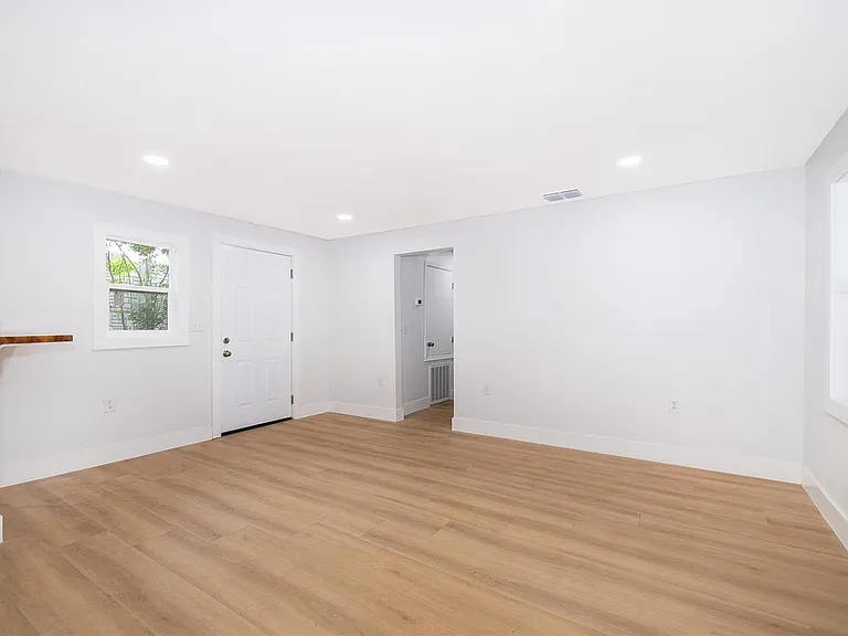 613 Citrus St — Photo 15