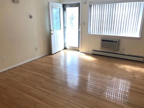 4th image of 4727 Union St Floor 1