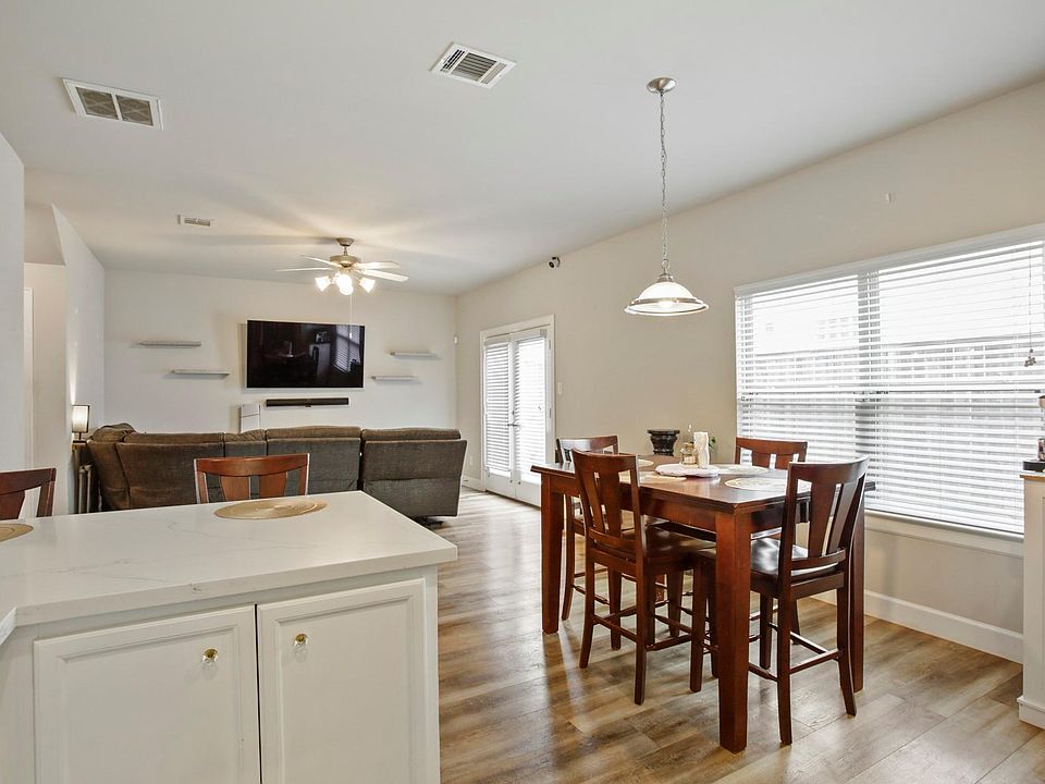 1st image of 3728 Main Poplar Dr