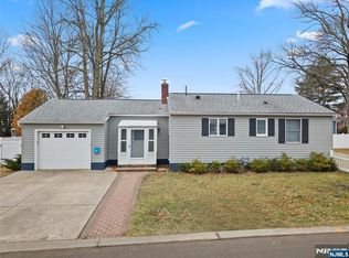 27 Garrabrant Rd, Clifton, NJ 07013