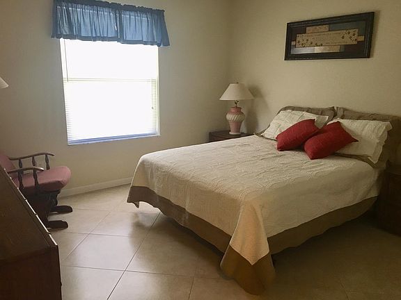 5th image of 1544 Lozano Ave