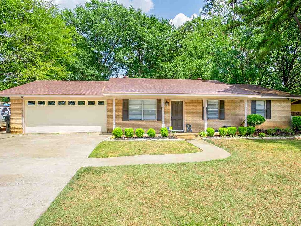 1st image of 2814 Amberwood Dr