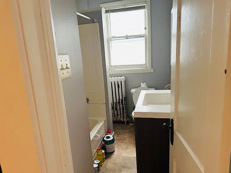 569 Washington Ave — Photo 11