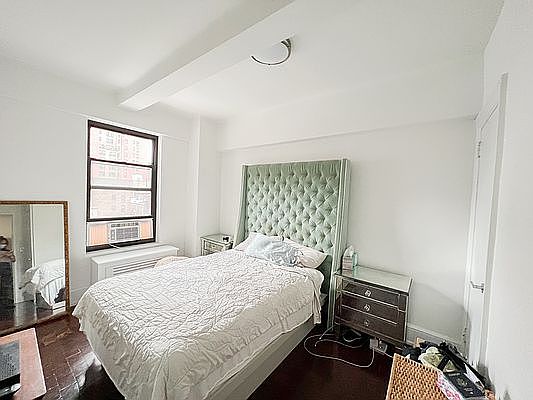 4th image of 160 W 73rd St APT 8I