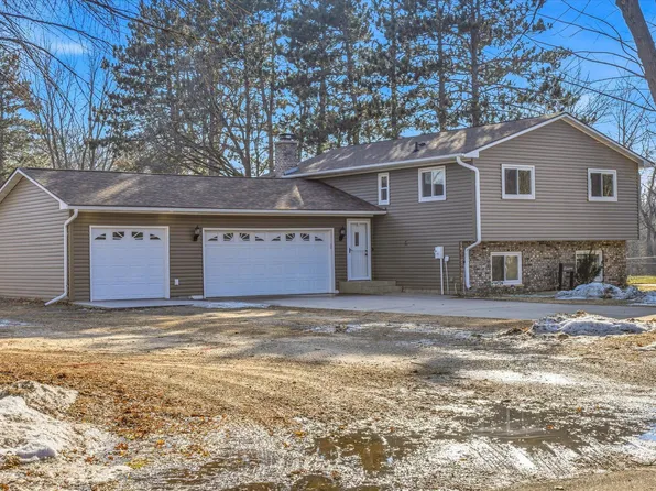 5821 268th St, Wyoming, MN 55092