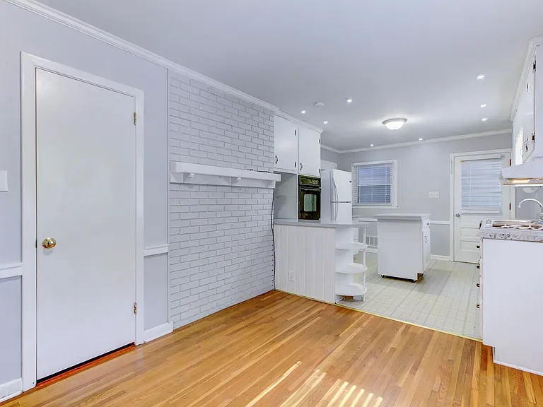 1213 Park Ave — Photo 14