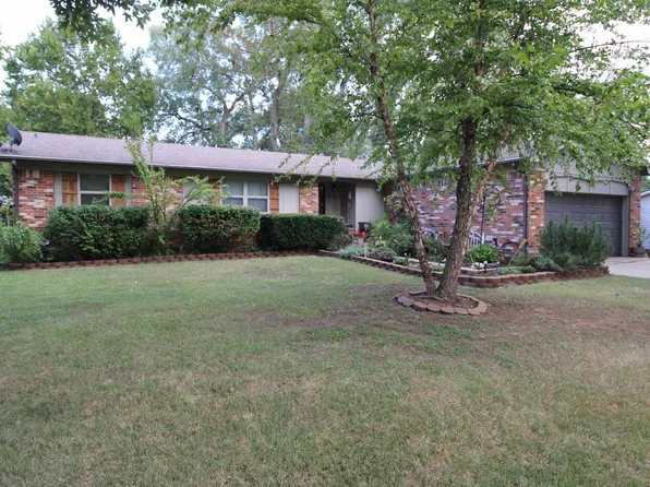 219 Warren Rd, El Dorado, KS 67042