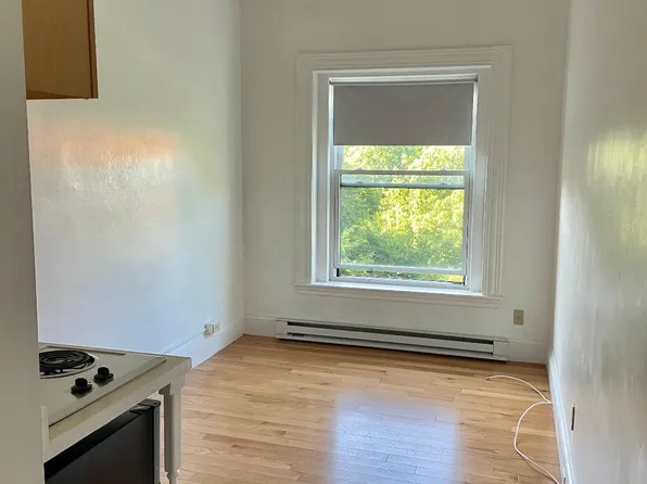 1077 Beacon St, Brookline, MA