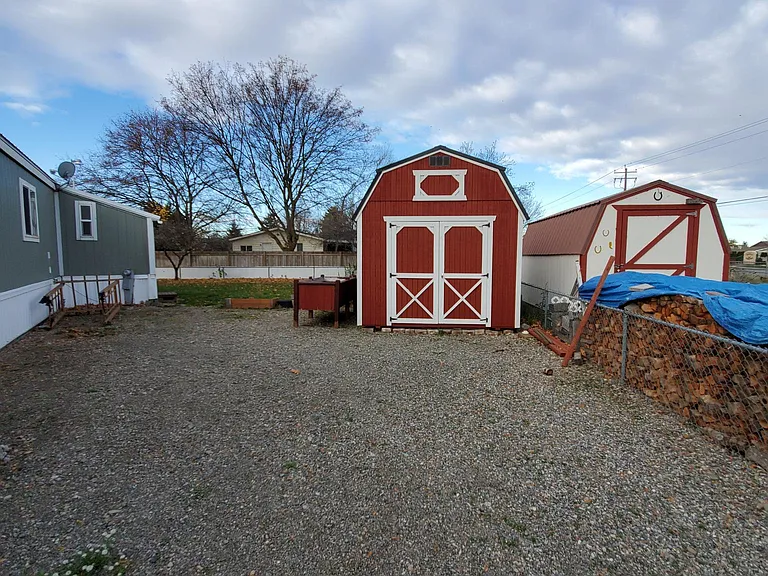 1515 N Hodges Rd — Photo 27