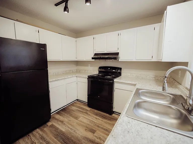 217 Mark Twain Cir — Photo 8